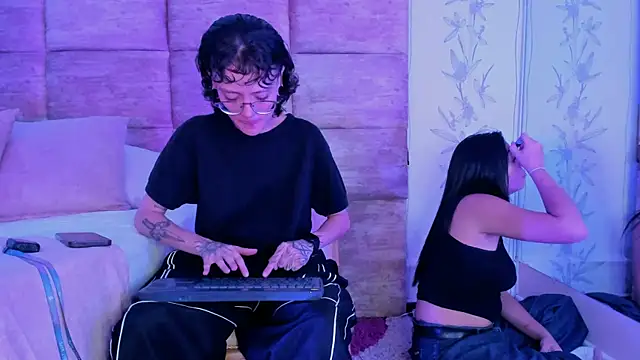 CaliferAndAurora online show from 9, 3, 2026