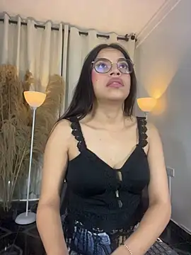 Snapshot of Maii_Luna chatting on 6, 7, 2026 Maii Luna online show from 6, 7, 2026