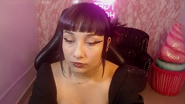 Snapshot of chloe_s_ch chatting on 2, 3, 2026 chloe s ch online show from 2, 3, 2026