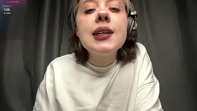 AueshaSimon online show from 13, 3, 2026