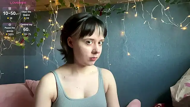 AueshaSimon online show from 15, 4, 2026