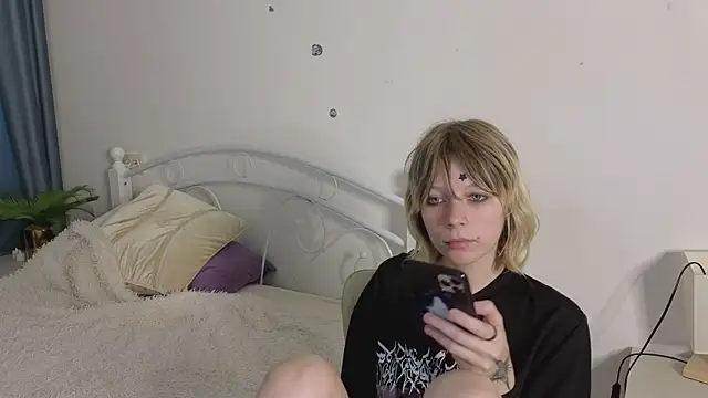 MollySally online show from 15, 6, 2026