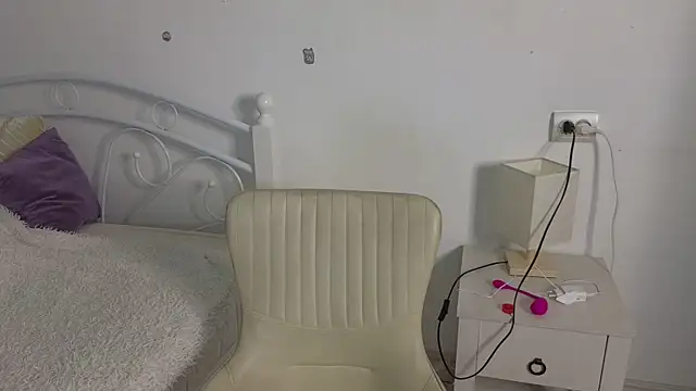 MollySally online show from 12, 6, 2026