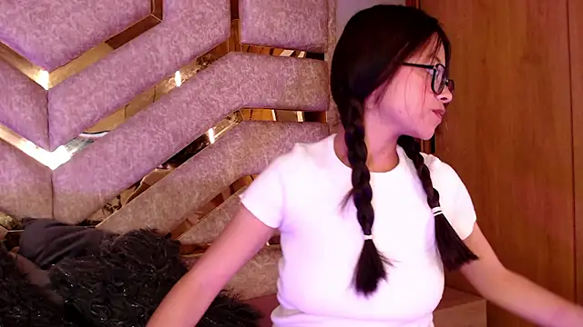 Anittarouse online show from 6, 3, 2026