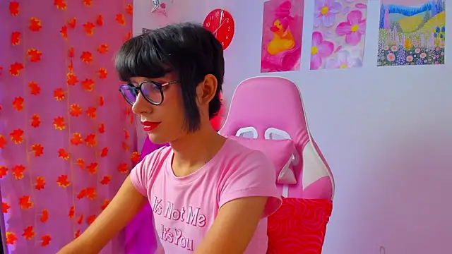 Madeline 21 online show from 12, 4, 2026