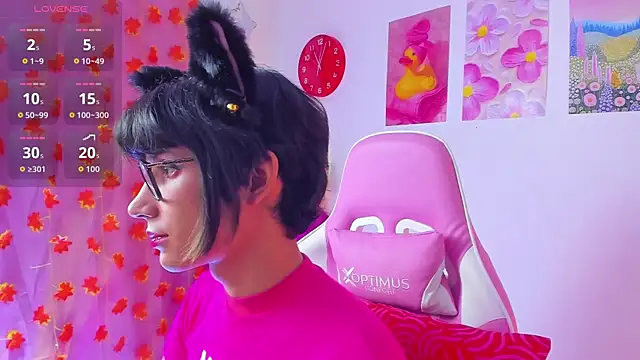 Madeline 21 online show from 25, 3, 2026