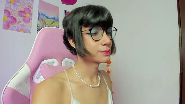 Madeline 21 online show from 4, 3, 2026