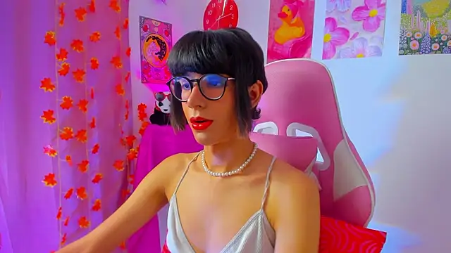 Madeline 21 online show from 10, 4, 2026