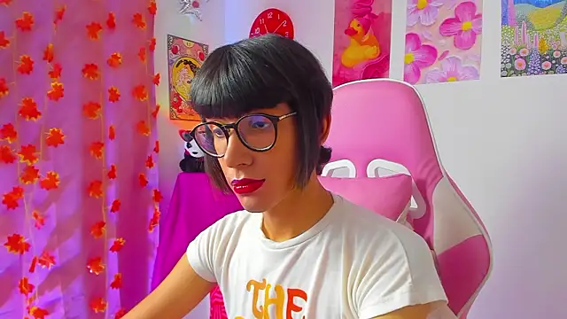 Madeline 21 online show from 22, 3, 2026