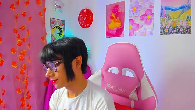 Madeline 21 online show from 5, 4, 2026