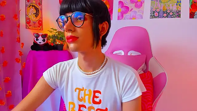 Madeline 21 online show from 13, 4, 2026