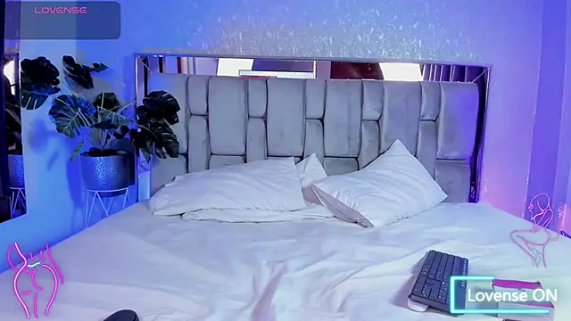 PaulinaLopez  online show from 10, 3, 2026