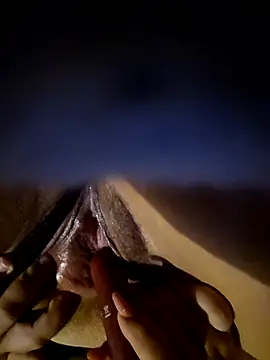 Lareyna1234 online show from 6, 3, 2026