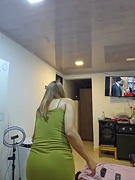 Snapshot of candy-xxx chatting on 9, 6, 2026 candy-xxx online show from 9, 6, 2026