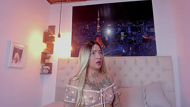 Snapshot of molly_katt chatting on 4, 3, 2026 molly katt online show from 4, 3, 2026