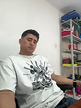 Snapshot of David-latinlover chatting on 12, 5, 2026 David-latinlover online show from 12, 5, 2026