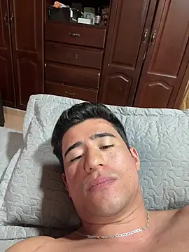 Snapshot of David-latinlover chatting on 5, 7, 2026 David-latinlover online show from 5, 7, 2026