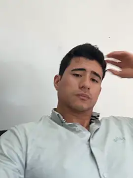 Snapshot of David-latinlover chatting on 5, 5, 2026 David-latinlover online show from 5, 5, 2026