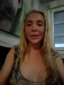 Snapshot of ssndratrans chatting on 25, 6, 2026 ssndratrans online show from 25, 6, 2026