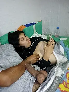 May and Noah online show from 9, 4, 2026