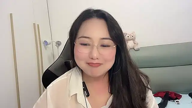 Snapshot of Susu-36E chatting on 29, 4, 2026 Susu-36E online show from 29, 4, 2026