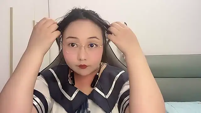Snapshot of Susu-36E chatting on 27, 4, 2026 Susu-36E online show from 27, 4, 2026