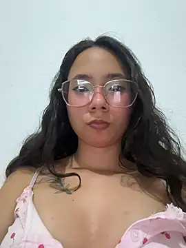 Snapshot of Aliciaa-petite chatting on 21, 7, 2026 Aliciaa-petite online show from 21, 7, 2026