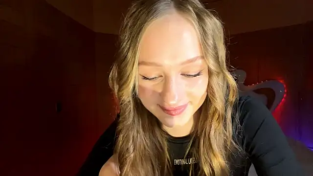 Anika Socutehe online show from 15, 4, 2026