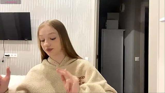 Anika Socutehe online show from 25, 5, 2026
