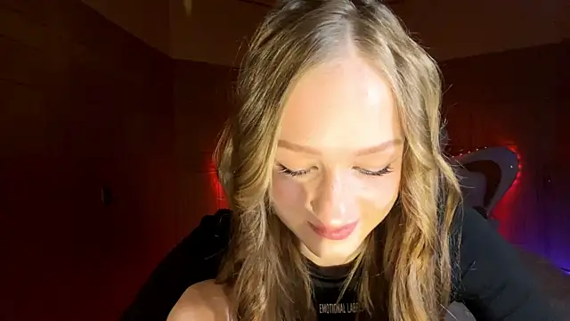 Anika Socutehe online show from 15, 4, 2026