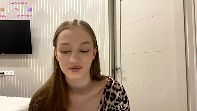 Anika Socutehe online show from 31, 5, 2026