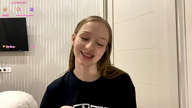 Anika Socutehe online show from 13, 5, 2026