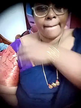 Snapshot of deepika-mallus chatting on 26, 4, 2026 deepika-mallus online show from 26, 4, 2026