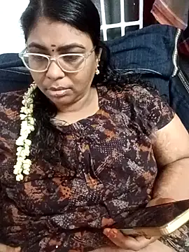 Snapshot of deepika-mallus chatting on 10, 5, 2026 deepika-mallus online show from 10, 5, 2026