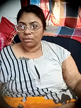 Snapshot of deepika-mallus chatting on 26, 4, 2026 deepika-mallus online show from 26, 4, 2026
