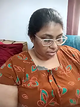 Snapshot of deepika-mallus chatting on 19, 4, 2026 deepika-mallus online show from 19, 4, 2026