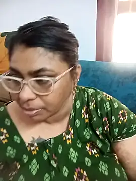 Snapshot of deepika-mallus chatting on 12, 4, 2026 deepika-mallus online show from 12, 4, 2026