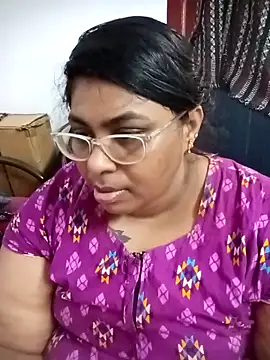 Snapshot of deepika-mallus chatting on 4, 4, 2026 deepika-mallus online show from 4, 4, 2026