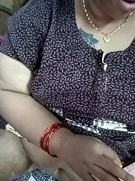 Snapshot of deepika-mallus chatting on 3, 5, 2026 deepika-mallus online show from 3, 5, 2026