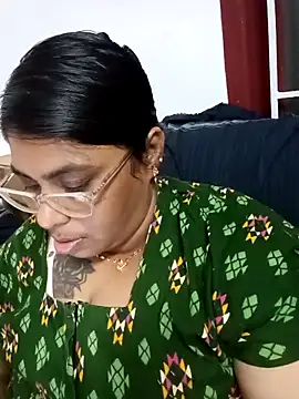 Snapshot of deepika-mallus chatting on 7, 3, 2026 deepika-mallus online show from 7, 3, 2026
