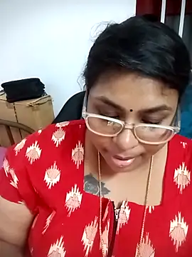 Snapshot of deepika-mallus chatting on 28, 3, 2026 deepika-mallus online show from 28, 3, 2026