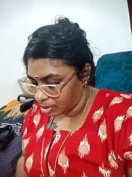 Snapshot of deepika-mallus chatting on 13, 4, 2026 deepika-mallus online show from 13, 4, 2026