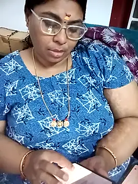 Snapshot of deepika-mallus chatting on 2, 4, 2026 deepika-mallus online show from 2, 4, 2026