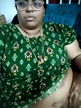 Snapshot of deepika-mallus chatting on 29, 3, 2026 deepika-mallus online show from 29, 3, 2026