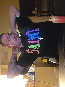 Biggbaddwulf7 online show from 3, 6, 2026
