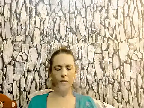 Hot queen58 online show from 17, 5, 2026
