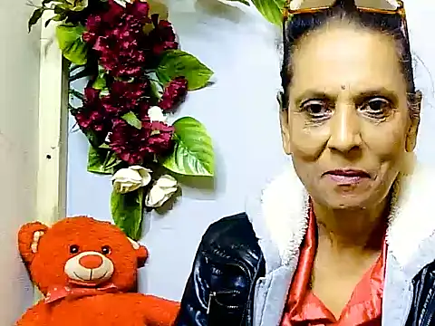 Hot queen58 online show from 10, 6, 2026