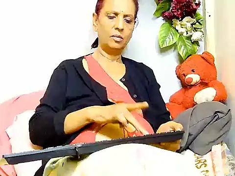 Hot queen58 online show from 27, 6, 2026