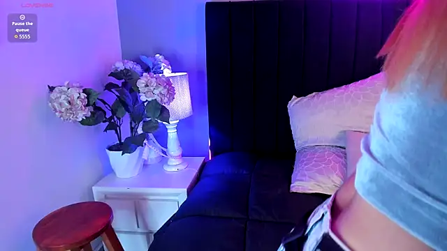 scarlett leex  online show from 11, 4, 2026