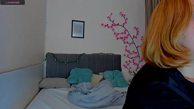 Snapshot of DellaRows chatting on 5, 5, 2026 DellaRows online show from 5, 5, 2026